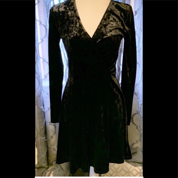 Forever 21 Dresses & Skirts - Forever 21 Black Dress Sz Small Black Velvet